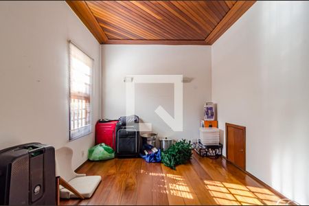 Casa à venda com 350m², 4 quartos e 5 vagasMezanino