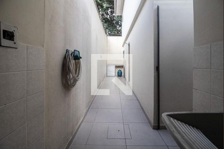 Casa à venda com 150m², 3 quartos e 2 vagas Casa à venda com 150m², 3 quartos e 2 vagasCorredor