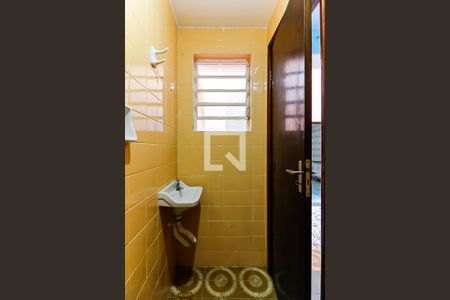 Casa à venda com 140m², 3 quartos e 2 vagasBanheiro de Serviço