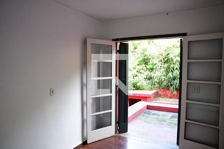 Casa de condomínio para alugar com 237m², 4 quartos e 2 vagassuíte