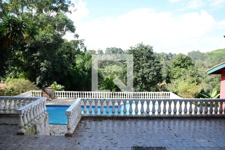 Casa de condomínio para alugar com 237m², 4 quartos e 2 vagasQuintal