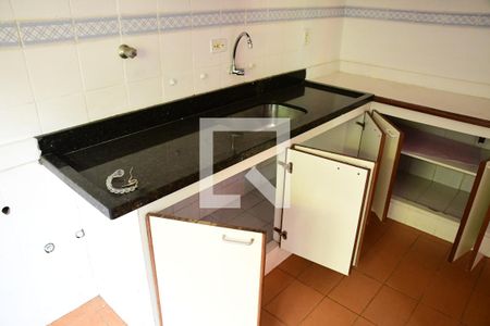 Casa de condomínio para alugar com 237m², 4 quartos e 2 vagasCozinha