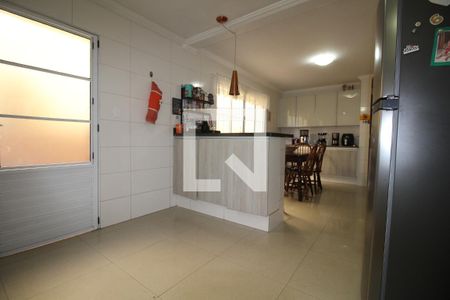 Casa à venda com 227m², 4 quartos e 4 vagasCozinha