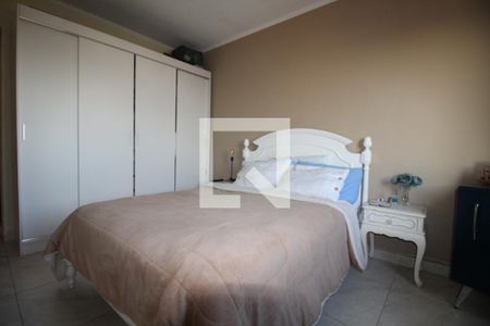 Casa à venda com 227m², 4 quartos e 4 vagassuite