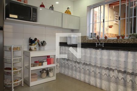 Casa à venda com 227m², 4 quartos e 4 vagasCozinha