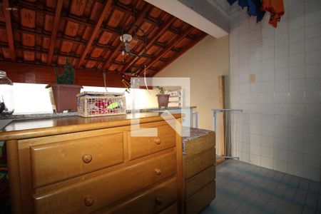 Casa à venda com 227m², 4 quartos e 4 vagasLavanderia