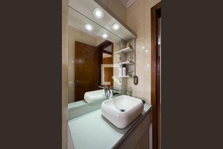 Casa à venda com 190m², 4 quartos e 3 vagas Casa à venda com 190m², 4 quartos e 3 vagasBanheiro Social