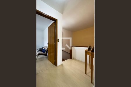 Casa à venda com 190m², 4 quartos e 3 vagas Casa à venda com 190m², 4 quartos e 3 vagasCorredor