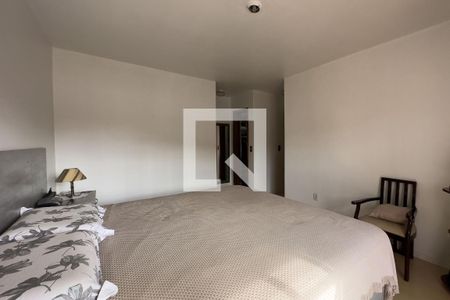 Casa à venda com 190m², 4 quartos e 3 vagas Casa à venda com 190m², 4 quartos e 3 vagasSuíte