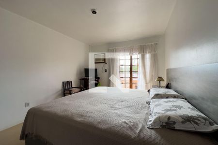 Casa à venda com 190m², 4 quartos e 3 vagas Casa à venda com 190m², 4 quartos e 3 vagasSuíte