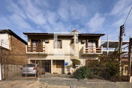 Casa à venda com 190m², 4 quartos e 3 vagas Casa à venda com 190m², 4 quartos e 3 vagasFachada