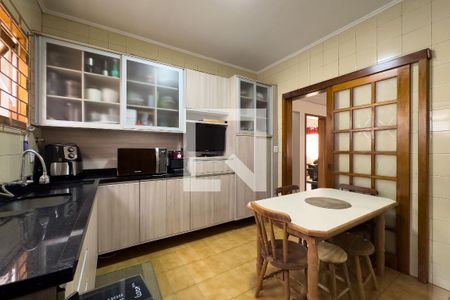 Casa à venda com 190m², 4 quartos e 3 vagas Casa à venda com 190m², 4 quartos e 3 vagasCozinha