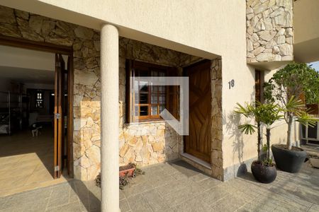 Casa à venda com 190m², 4 quartos e 3 vagas Casa à venda com 190m², 4 quartos e 3 vagasFachada