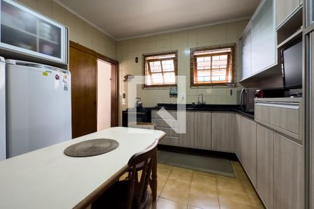Casa à venda com 190m², 4 quartos e 3 vagas Casa à venda com 190m², 4 quartos e 3 vagasCozinha