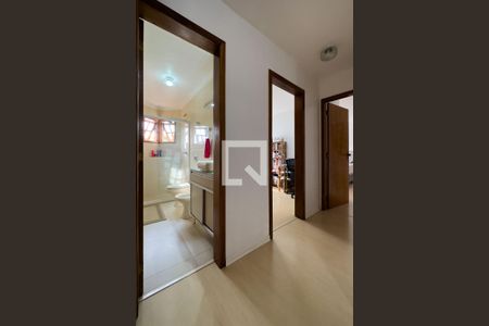Casa à venda com 190m², 4 quartos e 3 vagas Casa à venda com 190m², 4 quartos e 3 vagasCorredor