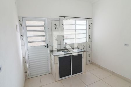 Cozinha de casa para alugar com 1 quarto, 25m² em Jardim das Esmeraldas, São Paulo