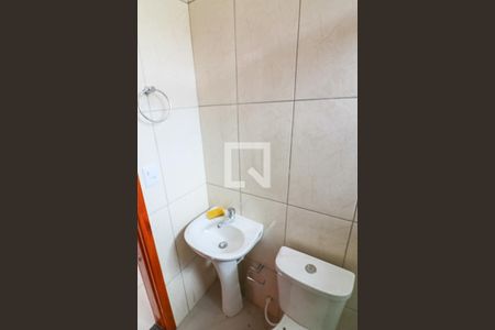 Banheiro de casa para alugar com 1 quarto, 25m² em Jardim das Esmeraldas, São Paulo
