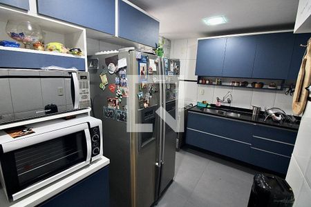 Apartamento à venda com 224m², 5 quartos e 2 vagas Apartamento à venda com 224m², 5 quartos e 2 vagasCozinha