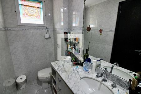 Apartamento à venda com 224m², 5 quartos e 2 vagas Apartamento à venda com 224m², 5 quartos e 2 vagasBanheiro da Suíte 3