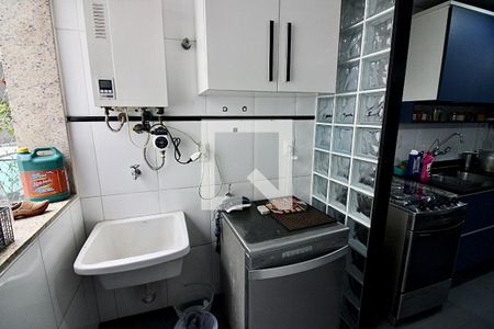 Apartamento à venda com 224m², 5 quartos e 2 vagas Apartamento à venda com 224m², 5 quartos e 2 vagasÁrea de Serviço