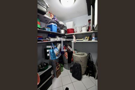 Apartamento à venda com 224m², 5 quartos e 2 vagas Apartamento à venda com 224m², 5 quartos e 2 vagasQuarto de Serviço