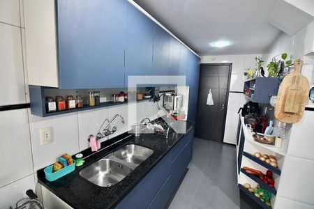 Apartamento à venda com 224m², 5 quartos e 2 vagas Apartamento à venda com 224m², 5 quartos e 2 vagasCozinha