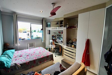 Apartamento à venda com 224m², 5 quartos e 2 vagas Apartamento à venda com 224m², 5 quartos e 2 vagasSuíte  3