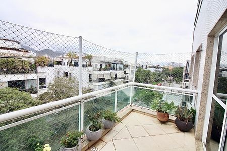 Apartamento à venda com 224m², 5 quartos e 2 vagas Apartamento à venda com 224m², 5 quartos e 2 vagasVaranda da Suíte 2