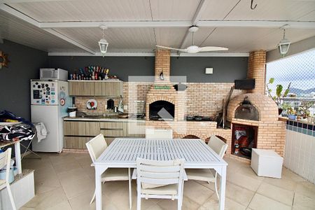 Apartamento à venda com 224m², 5 quartos e 2 vagas Apartamento à venda com 224m², 5 quartos e 2 vagasChurrasqueira