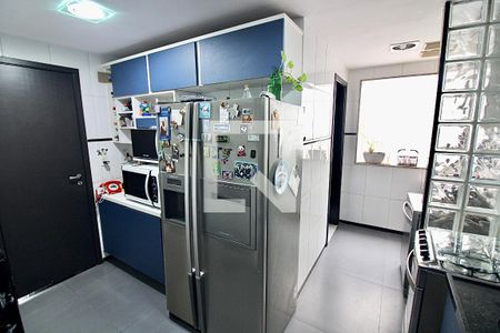 Apartamento à venda com 224m², 5 quartos e 2 vagas Apartamento à venda com 224m², 5 quartos e 2 vagasCozinha