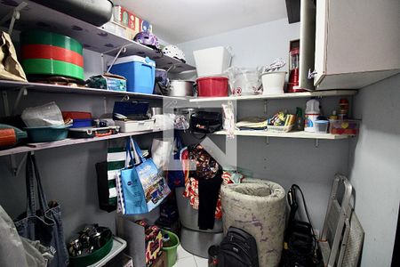 Apartamento à venda com 224m², 5 quartos e 2 vagas Apartamento à venda com 224m², 5 quartos e 2 vagasQuarto de Serviço