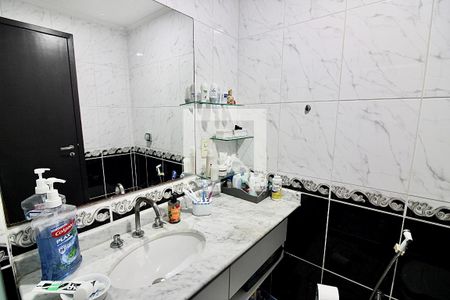 Apartamento à venda com 224m², 5 quartos e 2 vagas Apartamento à venda com 224m², 5 quartos e 2 vagasBanheiro da Suíte 2