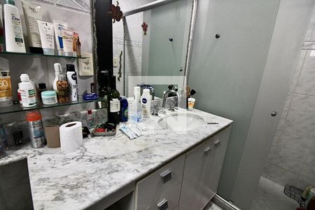 Apartamento à venda com 224m², 5 quartos e 2 vagas Apartamento à venda com 224m², 5 quartos e 2 vagasBanheiro da Suíte 3