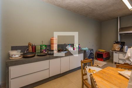 Casa de condomínio à venda com 490m², 3 quartos e 4 vagas Casa de condomínio à venda com 490m², 3 quartos e 4 vagasÁrea de Serviço  - Cozinha