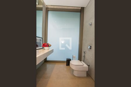 Casa de condomínio à venda com 490m², 3 quartos e 4 vagas Casa de condomínio à venda com 490m², 3 quartos e 4 vagasLavabo