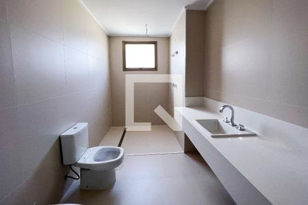 Apartamento à venda com 280m², 4 quartos e 1 vaga Apartamento à venda com 280m², 4 quartos e 1 vagaBanheiro da Suíte 2