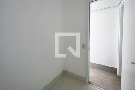Apartamento à venda com 280m², 4 quartos e 1 vaga Apartamento à venda com 280m², 4 quartos e 1 vagaQuarto de Serviço