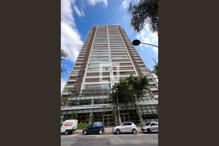 Apartamento à venda com 280m², 4 quartos e 1 vaga Apartamento à venda com 280m², 4 quartos e 1 vagaFachada