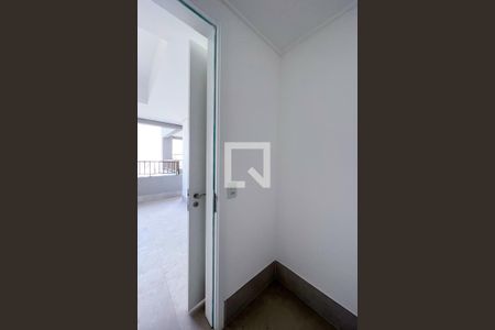 Apartamento à venda com 280m², 4 quartos e 1 vaga Apartamento à venda com 280m², 4 quartos e 1 vagaQuarto de Serviço