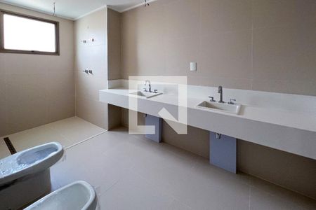 Apartamento à venda com 280m², 4 quartos e 1 vaga Apartamento à venda com 280m², 4 quartos e 1 vagaBanheiro da Suíte 2