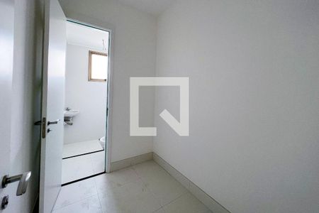 Apartamento à venda com 280m², 4 quartos e 1 vaga Apartamento à venda com 280m², 4 quartos e 1 vagaQuarto de Serviço