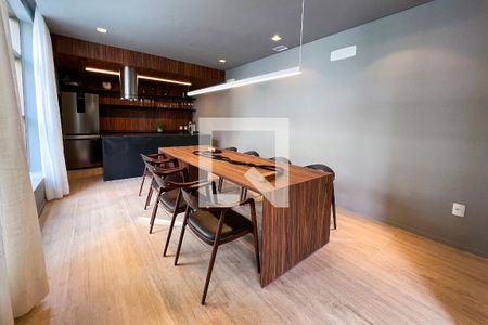Apartamento à venda com 280m², 4 quartos e 1 vaga Apartamento à venda com 280m², 4 quartos e 1 vagaWine Bar