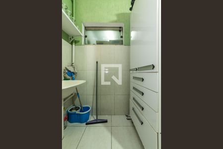 Casa à venda com 280m², 3 quartos e 3 vagas Casa à venda com 280m², 3 quartos e 3 vagasLavanderia