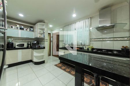 Casa à venda com 280m², 3 quartos e 3 vagas Casa à venda com 280m², 3 quartos e 3 vagasCozinha