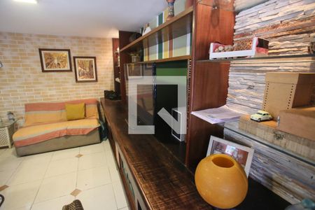 Casa à venda com 540m², 3 quartos e 4 vagas Casa à venda com 540m², 3 quartos e 4 vagasSala de Cinema