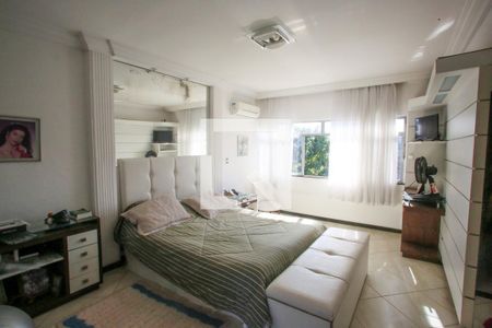 Casa à venda com 540m², 3 quartos e 4 vagas Casa à venda com 540m², 3 quartos e 4 vagasQuarto Suíte 1