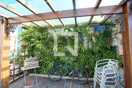 Casa à venda com 540m², 3 quartos e 4 vagas Casa à venda com 540m², 3 quartos e 4 vagasQuintal