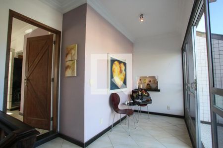 Casa à venda com 540m², 3 quartos e 4 vagas Casa à venda com 540m², 3 quartos e 4 vagasHall da Suíte 1