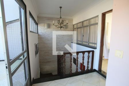 Casa à venda com 540m², 3 quartos e 4 vagas Casa à venda com 540m², 3 quartos e 4 vagasHall da Suíte 1