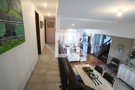 Casa à venda com 540m², 3 quartos e 4 vagas Casa à venda com 540m², 3 quartos e 4 vagasHall Dos Quartos